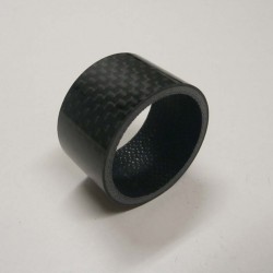СПЕЙСЪР ЗА КОРМИЛНА КОЛОНА 1 1/8”- 20 ММ. CARBON